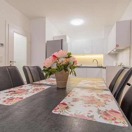 Flexible Selfcheckins 42 - Zagreb - Luxury - Garage Parking - Loggia - Brand New Lejlighed Eksteriør billede