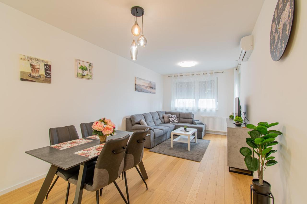Flexible Selfcheckins 42 - Zagreb - Luxury - Garage Parking - Loggia - Brand New Lejlighed Eksteriør billede