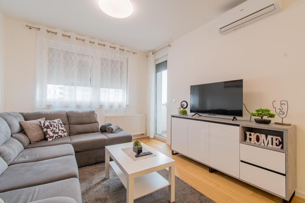 Flexible Selfcheckins 42 - Zagreb - Luxury - Garage Parking - Loggia - Brand New Lejlighed Eksteriør billede