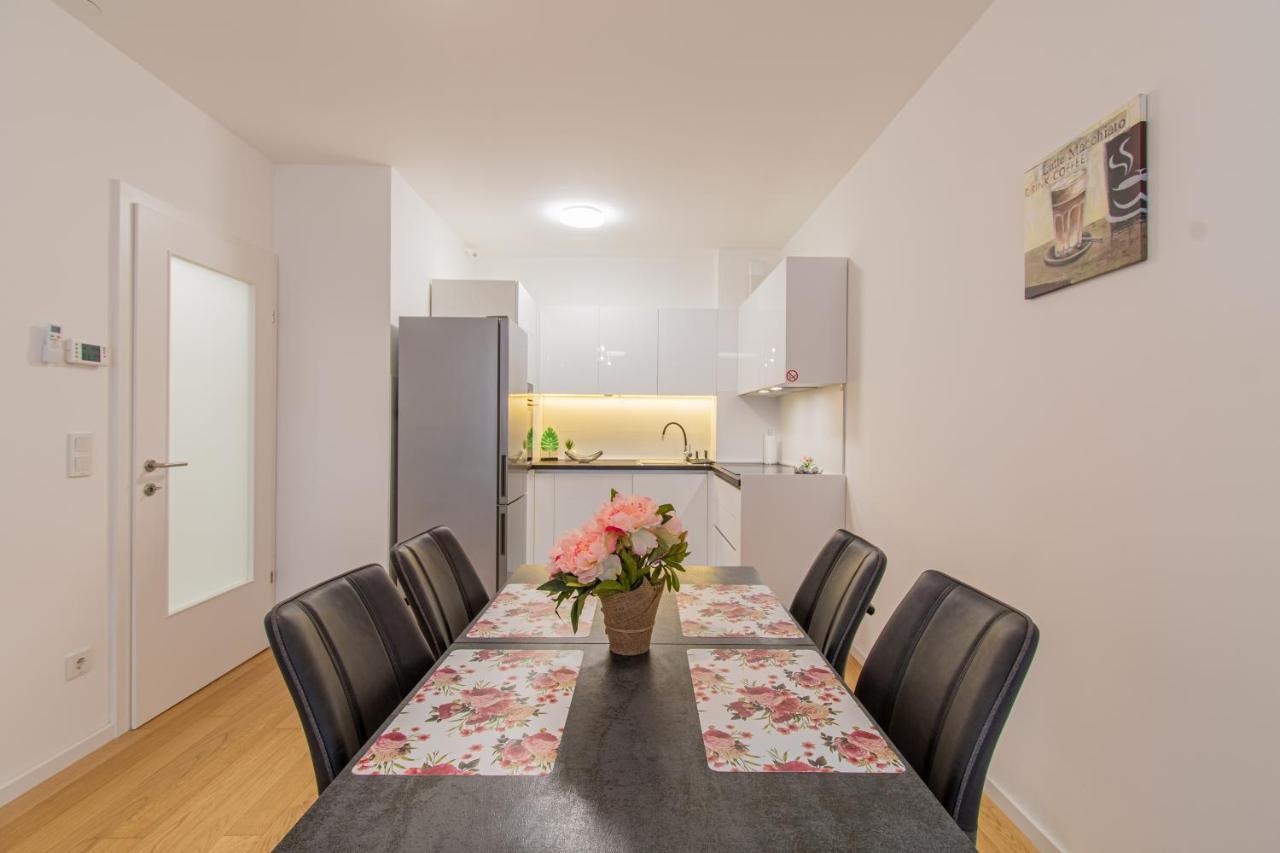 Flexible Selfcheckins 42 - Zagreb - Luxury - Garage Parking - Loggia - Brand New Lejlighed Eksteriør billede